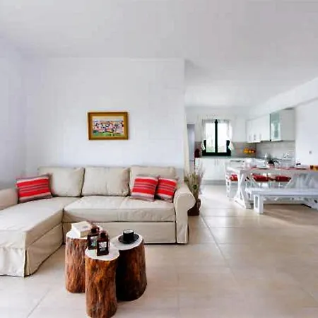 Villa Akti