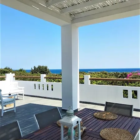 Villa Akti *